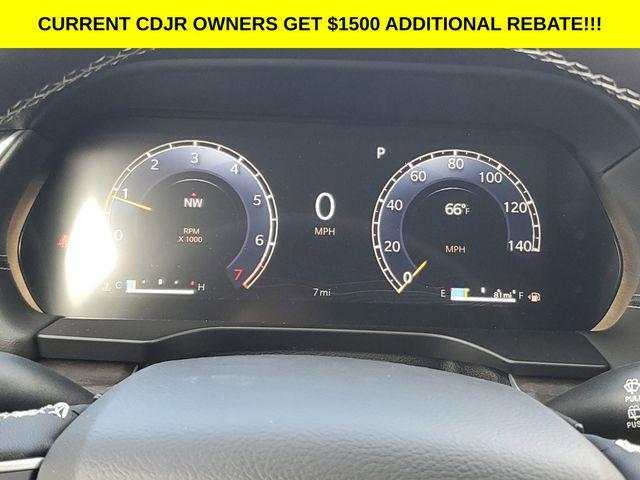 new 2025 Jeep Grand Cherokee car, priced at $40,995