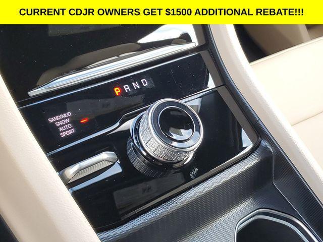 new 2025 Jeep Grand Cherokee car, priced at $40,995