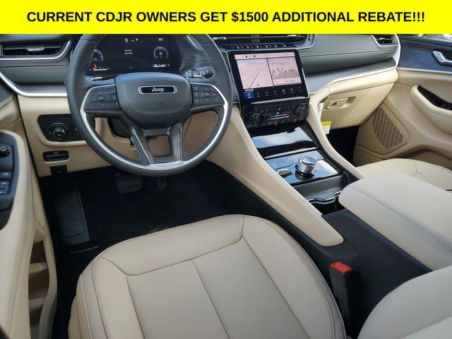 new 2025 Jeep Grand Cherokee car, priced at $40,995