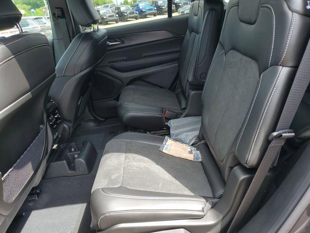 new 2025 Jeep Grand Cherokee L car, priced at $42,995