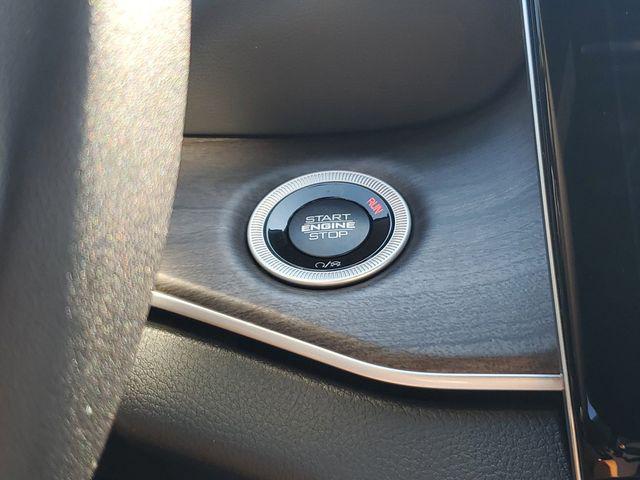 new 2025 Jeep Grand Cherokee car, priced at $43,995