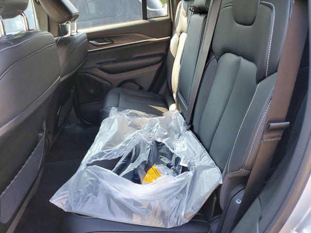 new 2025 Jeep Grand Cherokee car, priced at $43,995