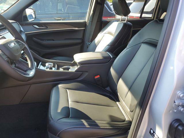 new 2025 Jeep Grand Cherokee car, priced at $43,995