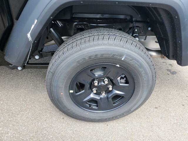 new 2025 Jeep Gladiator car, priced at $37,995