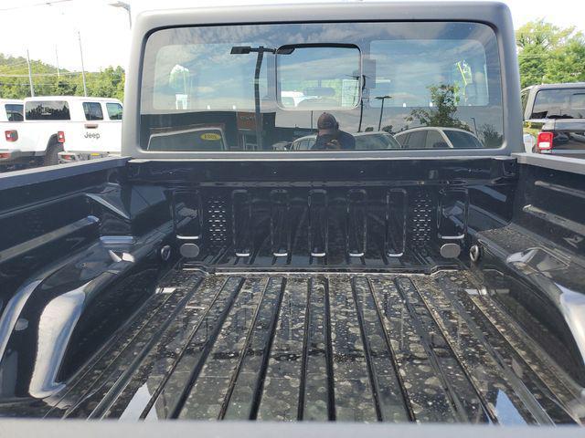 new 2025 Jeep Gladiator car, priced at $37,995