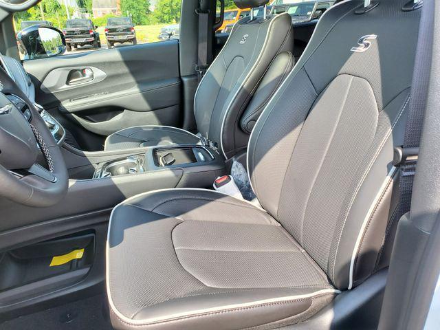new 2026 Chrysler Pacifica car, priced at $50,911