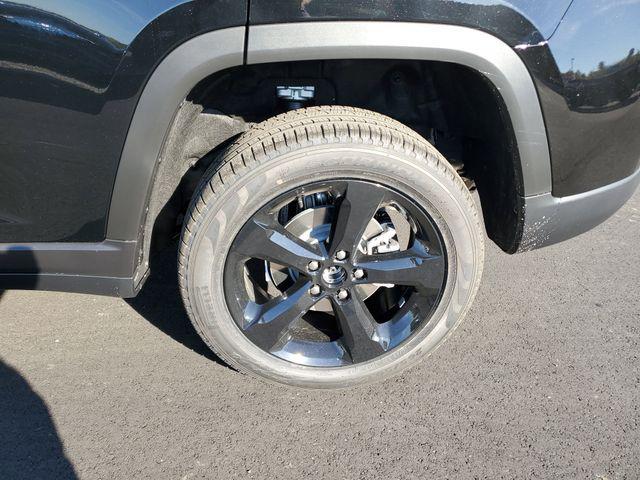 new 2025 Jeep Grand Cherokee car, priced at $50,995