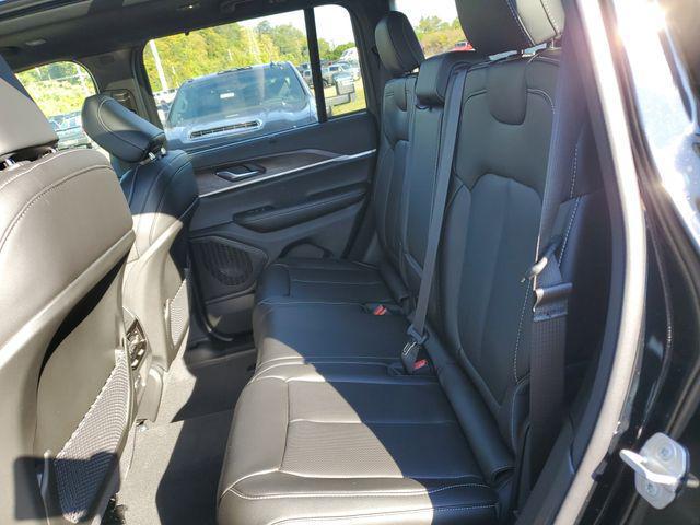 new 2025 Jeep Grand Cherokee car, priced at $50,995