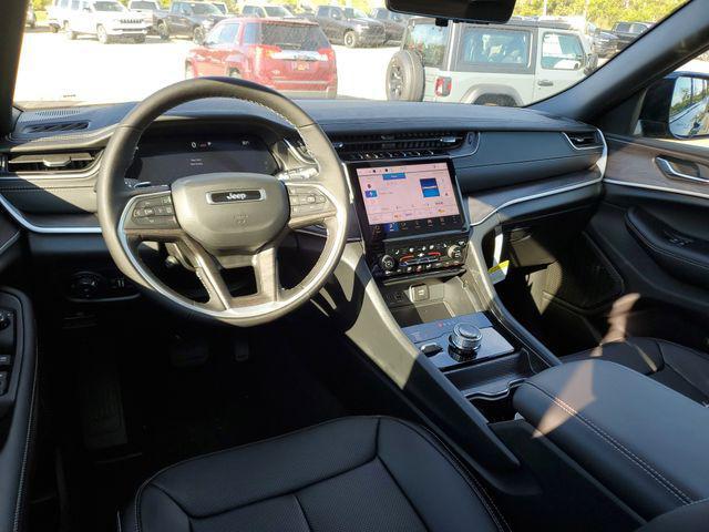 new 2025 Jeep Grand Cherokee car, priced at $50,995