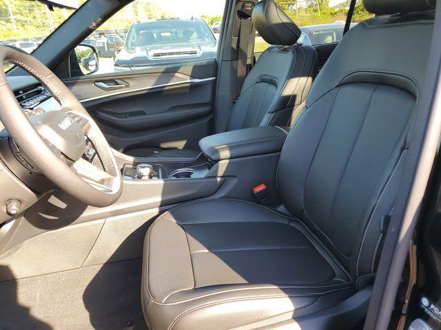 new 2025 Jeep Grand Cherokee car, priced at $50,995