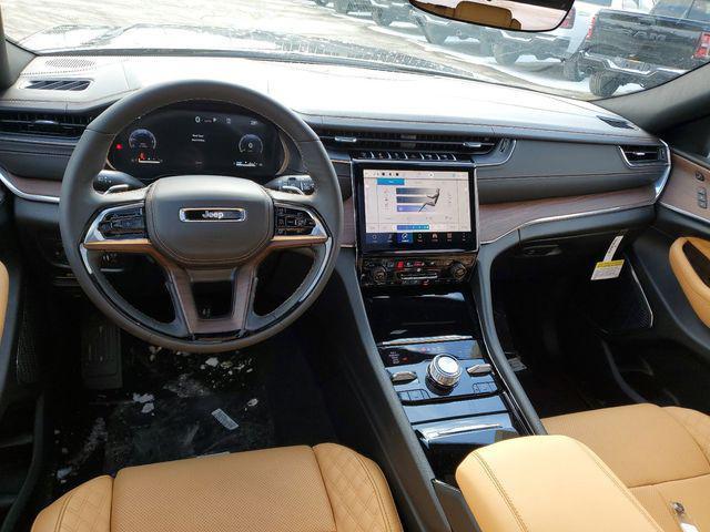 new 2025 Jeep Grand Cherokee car, priced at $54,995