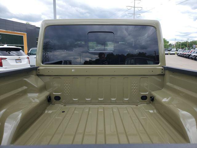 new 2025 Jeep Gladiator car, priced at $41,995
