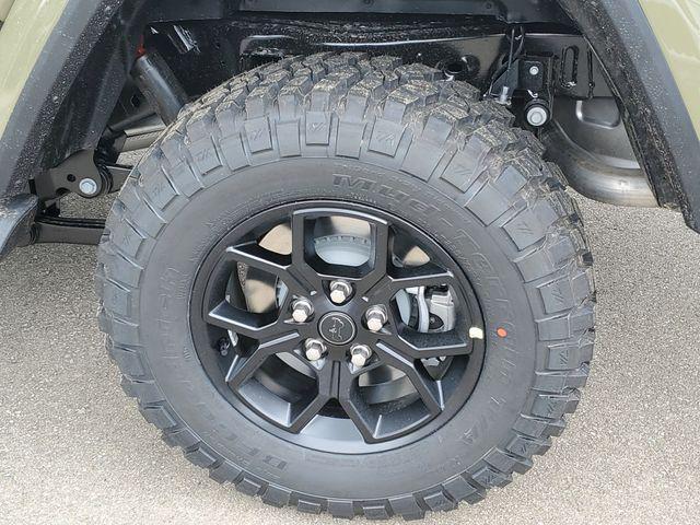 new 2025 Jeep Gladiator car, priced at $41,995