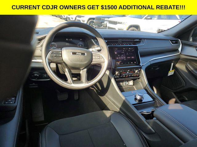 new 2025 Jeep Grand Cherokee car, priced at $41,995