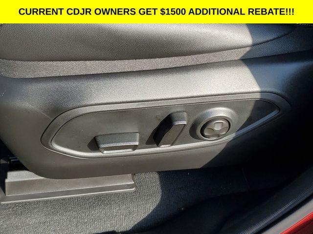 new 2025 Jeep Grand Cherokee car, priced at $41,995