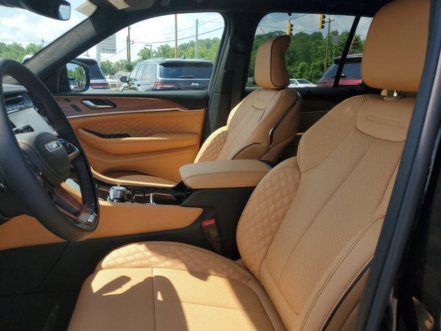 new 2025 Jeep Grand Cherokee car, priced at $60,995