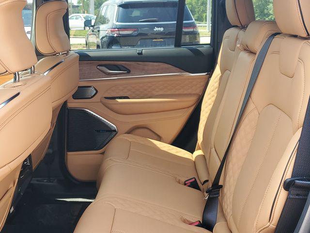 new 2025 Jeep Grand Cherokee car, priced at $60,995