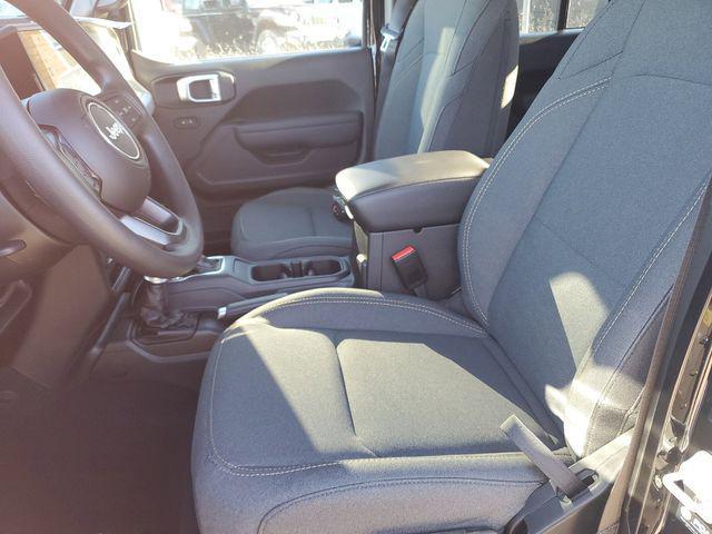 new 2025 Jeep Gladiator car, priced at $37,995