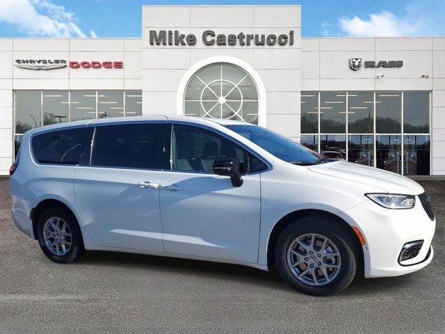 new 2025 Chrysler Pacifica car, priced at $40,495