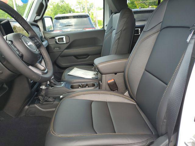 new 2025 Jeep Gladiator car, priced at $43,995