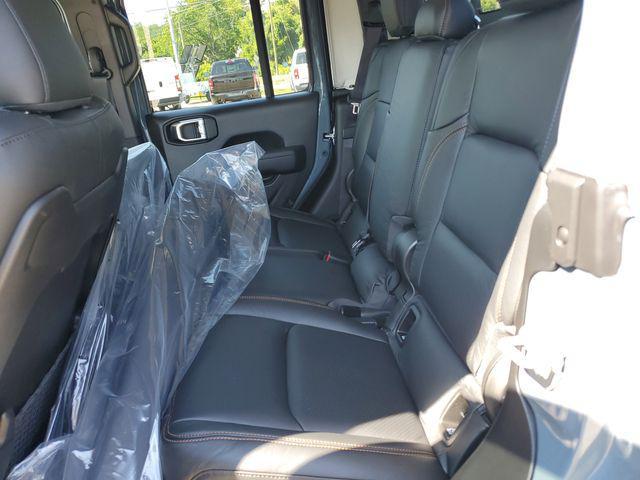 new 2025 Jeep Gladiator car, priced at $48,995