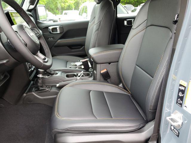 new 2025 Jeep Gladiator car, priced at $43,995