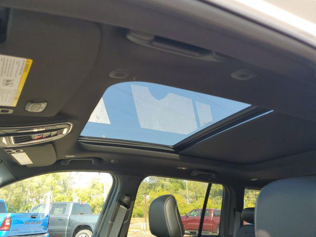 new 2025 Jeep Grand Cherokee car, priced at $48,111