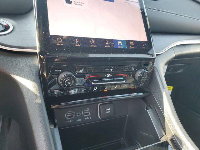 new 2025 Jeep Grand Cherokee car, priced at $48,111