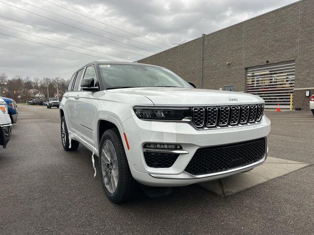 new 2025 Jeep Grand Cherokee car, priced at $55,995