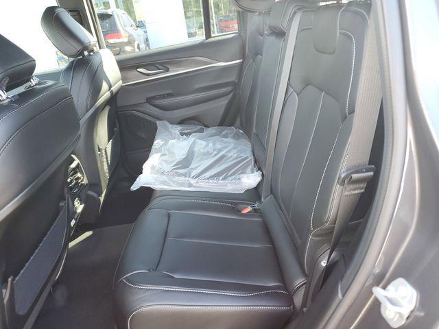 new 2025 Jeep Grand Cherokee car, priced at $44,495