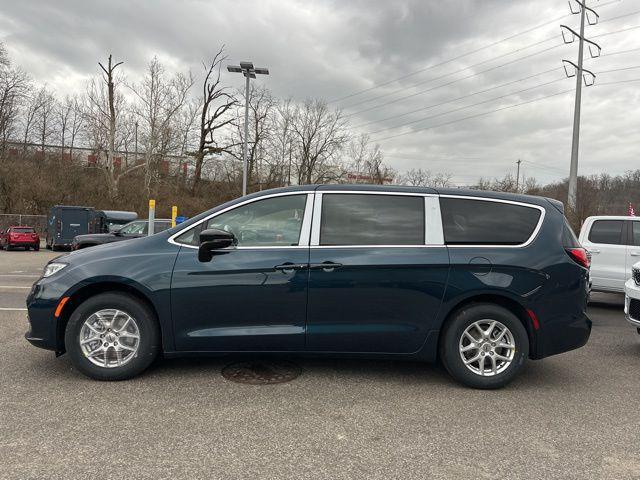 new 2025 Chrysler Pacifica car, priced at $40,495