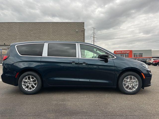 new 2025 Chrysler Pacifica car, priced at $40,495