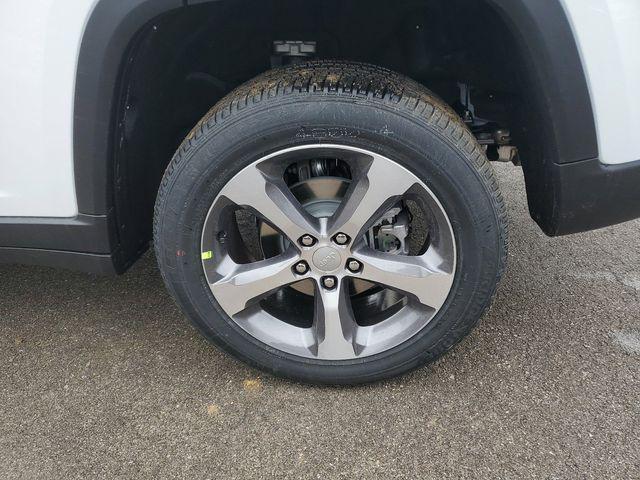 new 2025 Jeep Grand Cherokee car, priced at $45,995