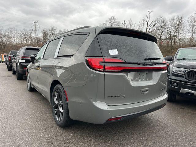 new 2025 Chrysler Pacifica car, priced at $47,495