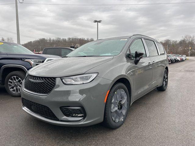 new 2025 Chrysler Pacifica car, priced at $47,495