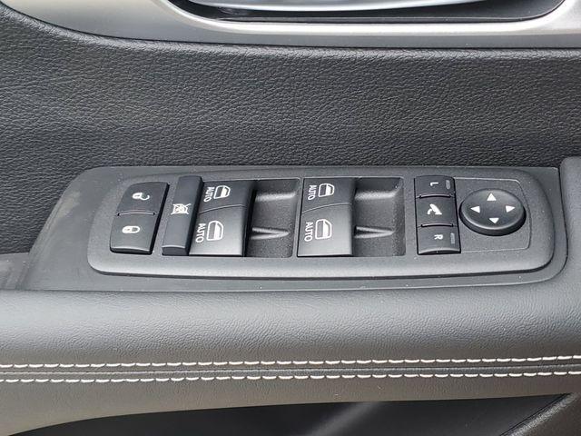 new 2025 Chrysler Pacifica car, priced at $48,995