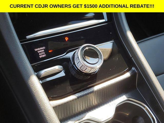 new 2025 Jeep Grand Cherokee car, priced at $45,995