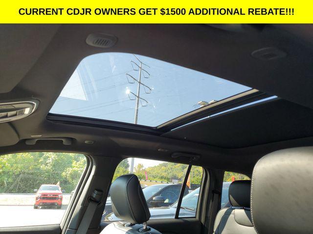 new 2025 Jeep Grand Cherokee car, priced at $45,995