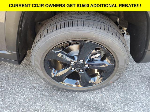 new 2025 Jeep Grand Cherokee car, priced at $45,995