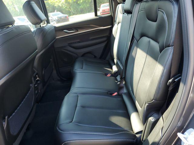 new 2025 Jeep Grand Cherokee car, priced at $45,995