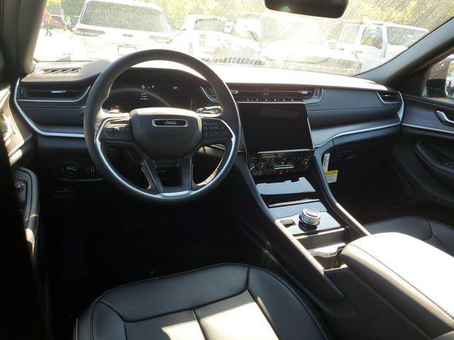 new 2025 Jeep Grand Cherokee car, priced at $45,995