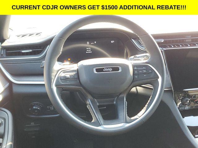 new 2025 Jeep Grand Cherokee car, priced at $45,995