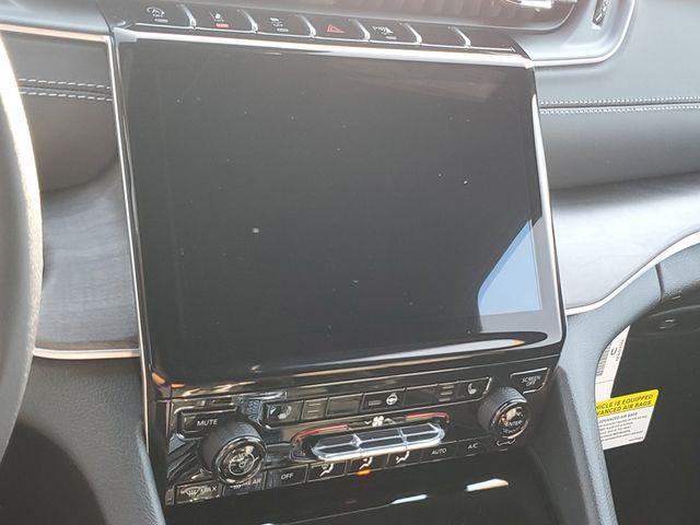 new 2025 Jeep Grand Cherokee car, priced at $45,995