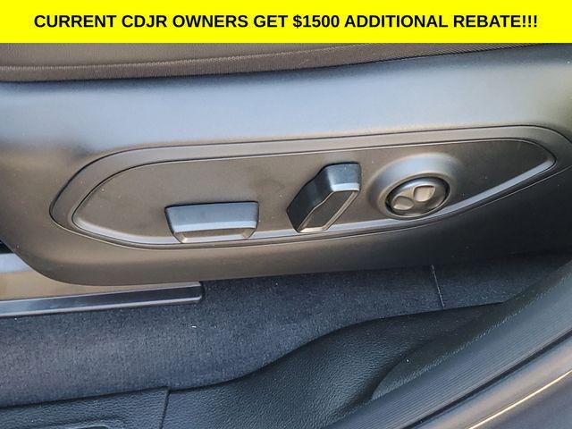 new 2025 Jeep Grand Cherokee car, priced at $45,995