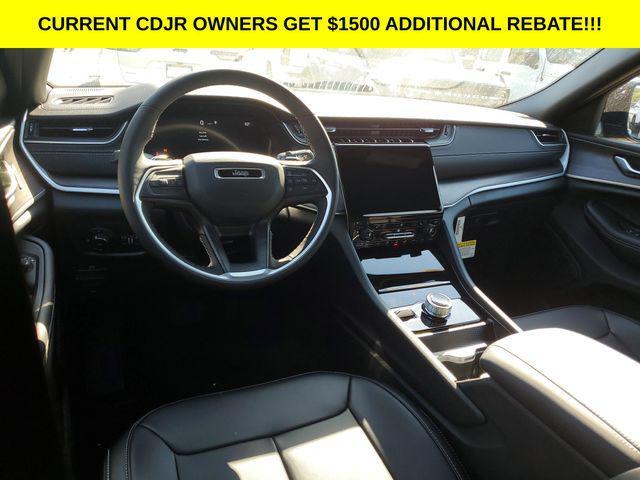 new 2025 Jeep Grand Cherokee car, priced at $45,995