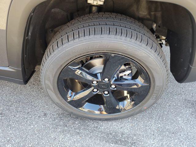 new 2025 Jeep Grand Cherokee car, priced at $45,995