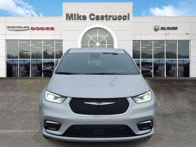 new 2026 Chrysler Pacifica car, priced at $40,995