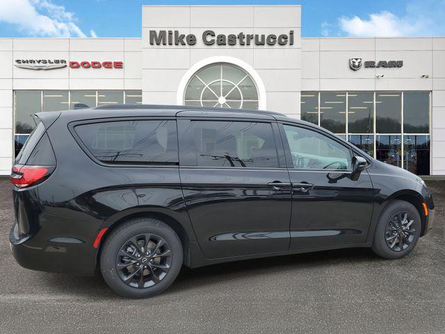 new 2025 Chrysler Pacifica car, priced at $41,995