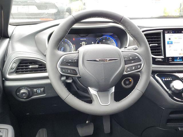 new 2025 Chrysler Pacifica car, priced at $41,995