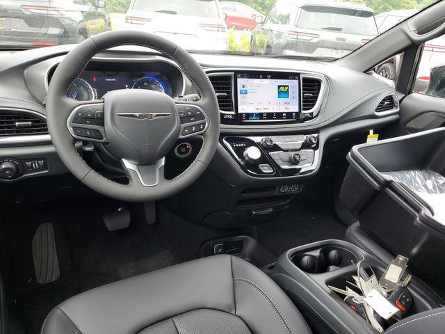 new 2025 Chrysler Pacifica car, priced at $41,995